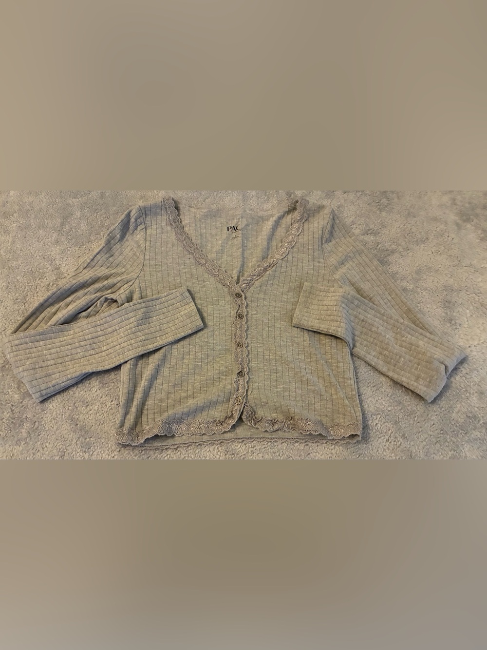 Women’s PAC Cares Light Gray Ribbed Lace-Trim Cropped Long Sleeve Top Size Small
